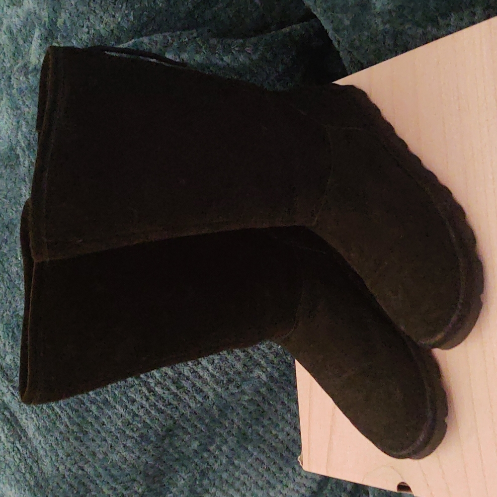 Women's size 10 black BearPaw tall boot
